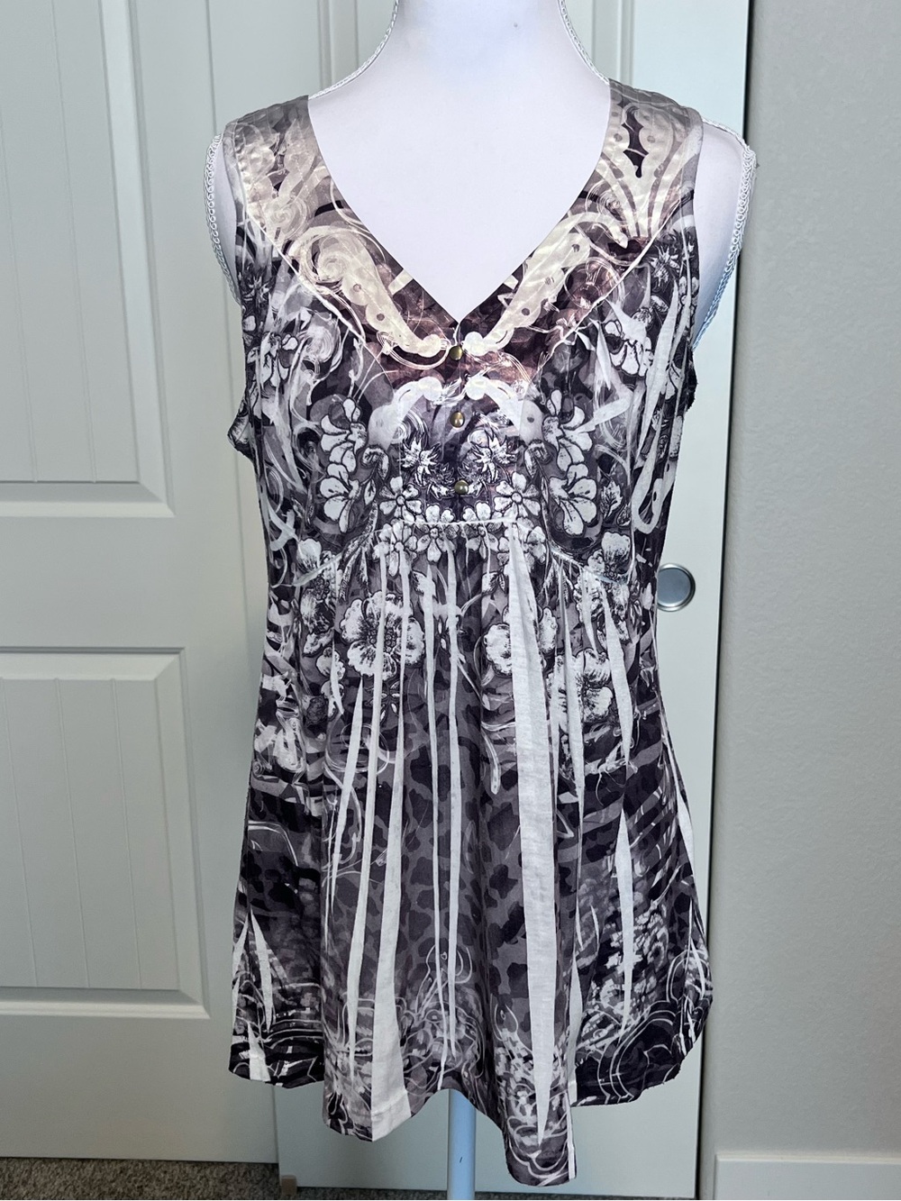 Sleeveless V-Neck Floral Print Women's Top Tank Sz Large Art to Wear